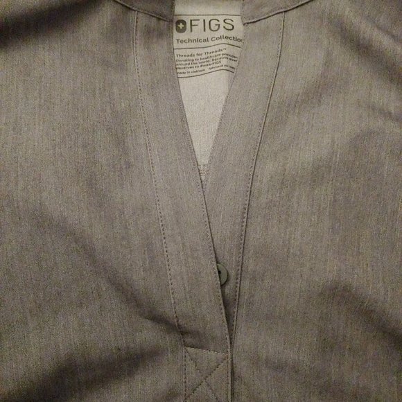 Figs Rafaela technical collection oversized gray Scrub Top - Picture 9 of 12